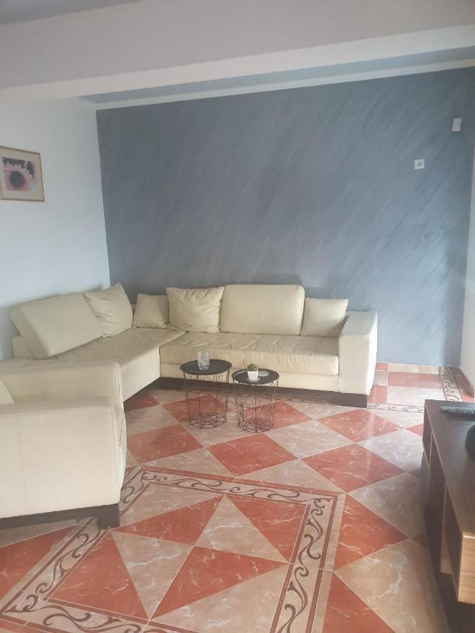 Villa Apartmani Anja Добра-Вода Экстерьер фото