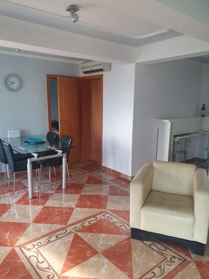 Villa Apartmani Anja Добра-Вода Экстерьер фото
