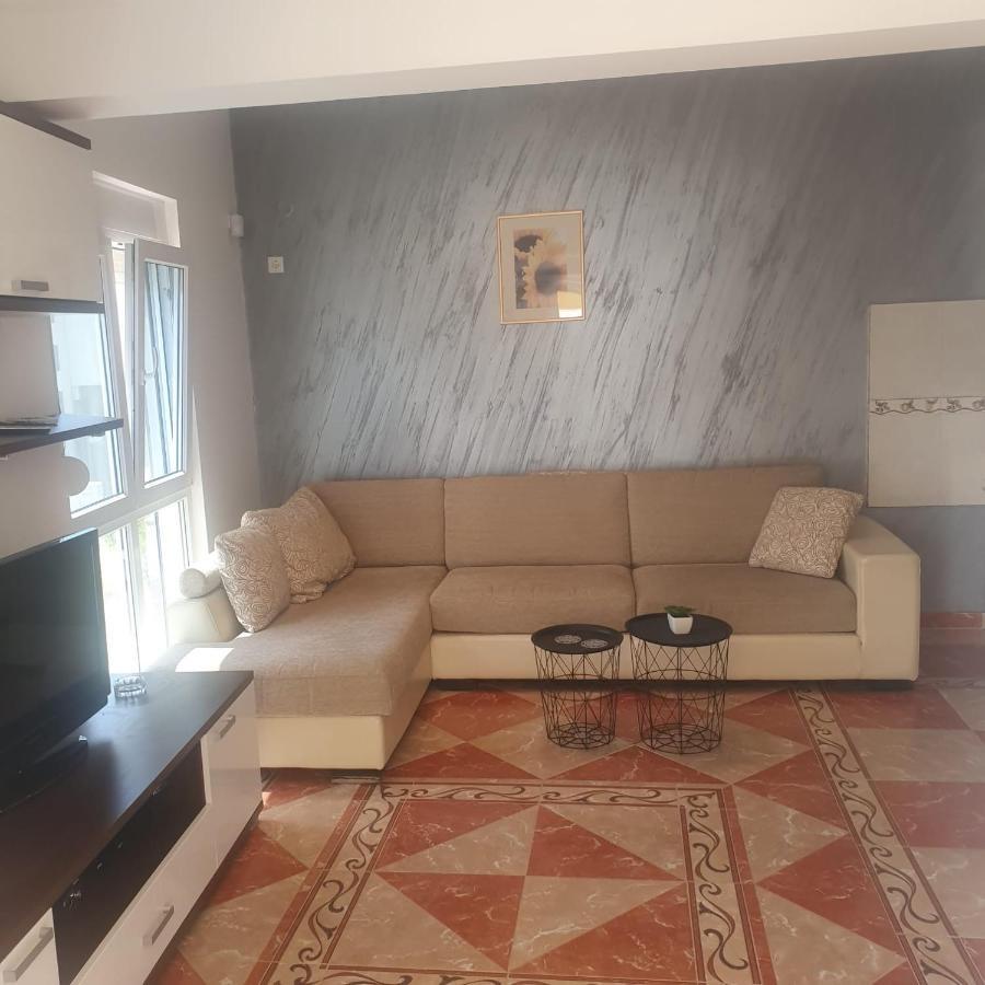 Villa Apartmani Anja Добра-Вода Экстерьер фото