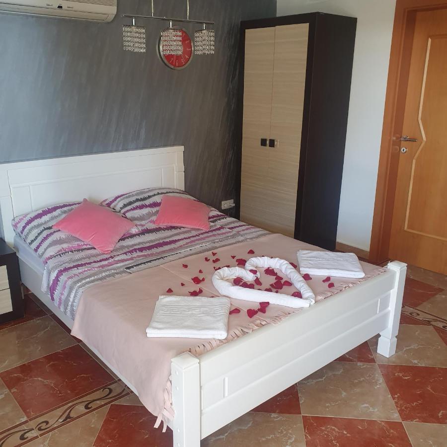 Villa Apartmani Anja Добра-Вода Экстерьер фото